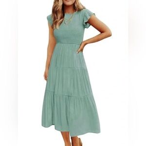 NWT Zesica Smock Top Tiered Feminine Flowy Midi Dress
